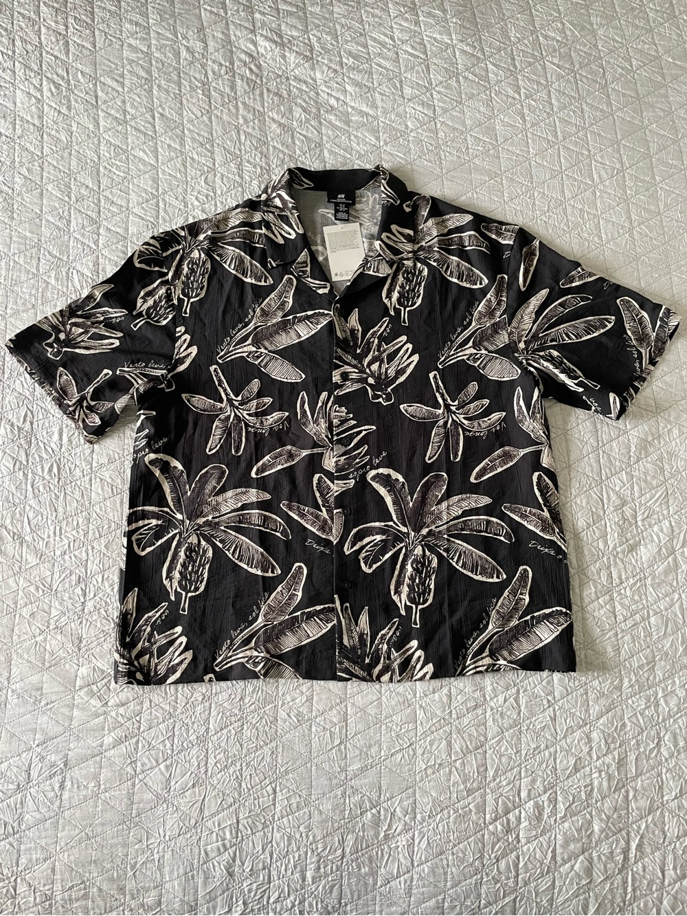 H&M Relaxed Fit Shirt | Size Medium